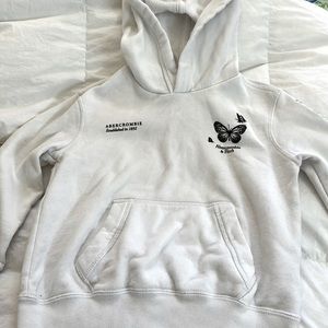 Ambercrombie and fitch sweater kids size 5/6